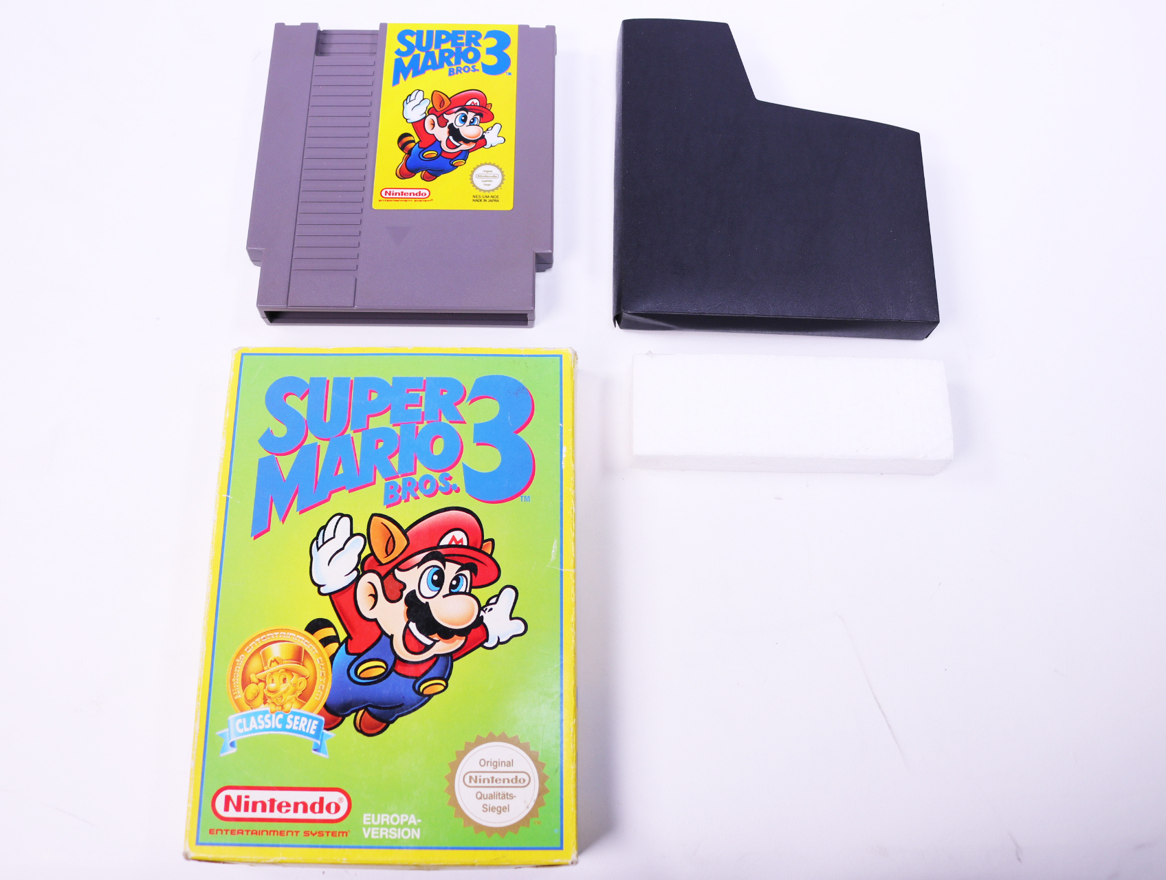 NES - Super Mario Bros 3 - Boxed
