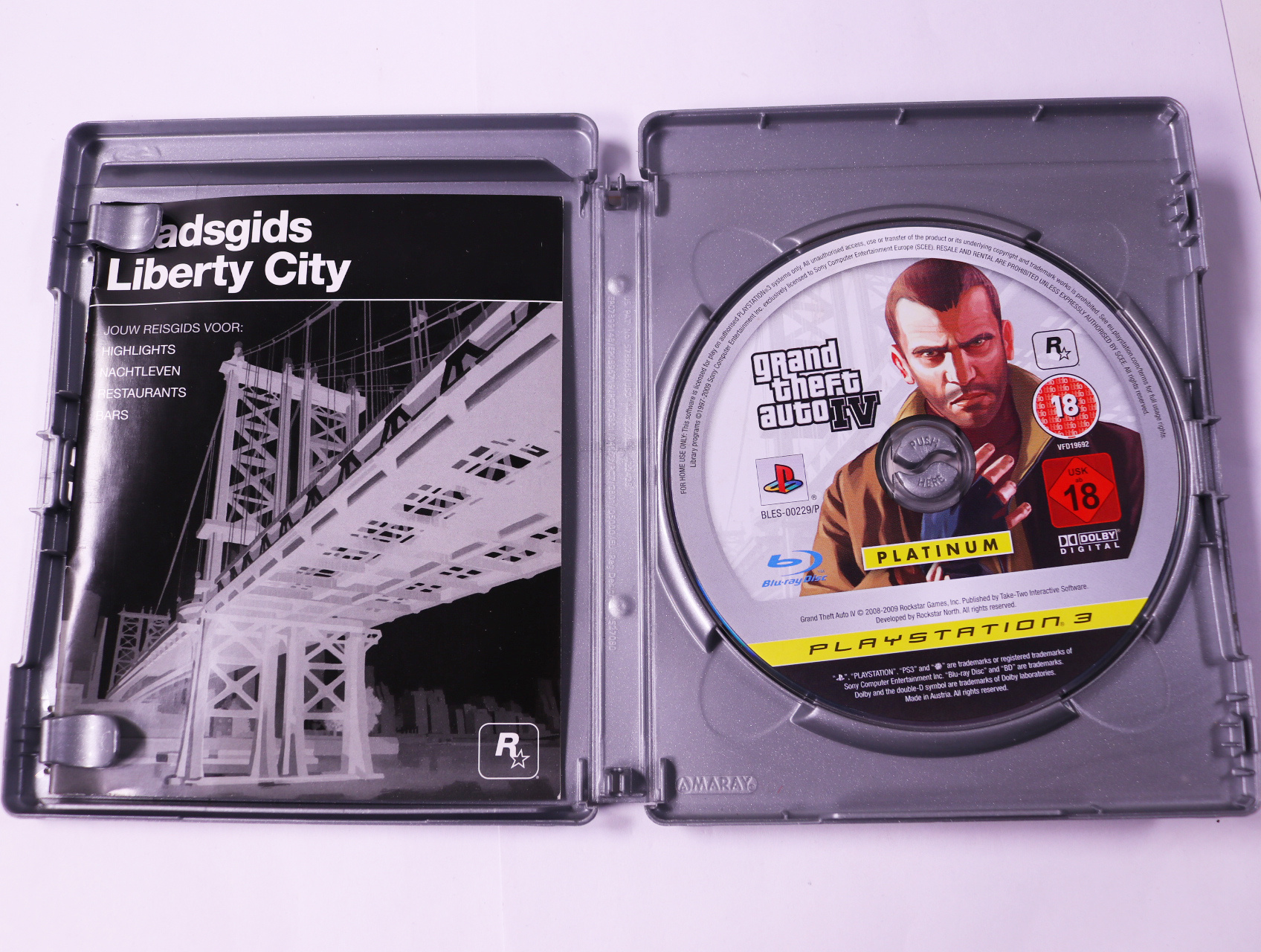 Playstation 3 - Grand Theft Auto IV [Platinum] - productfoto 3