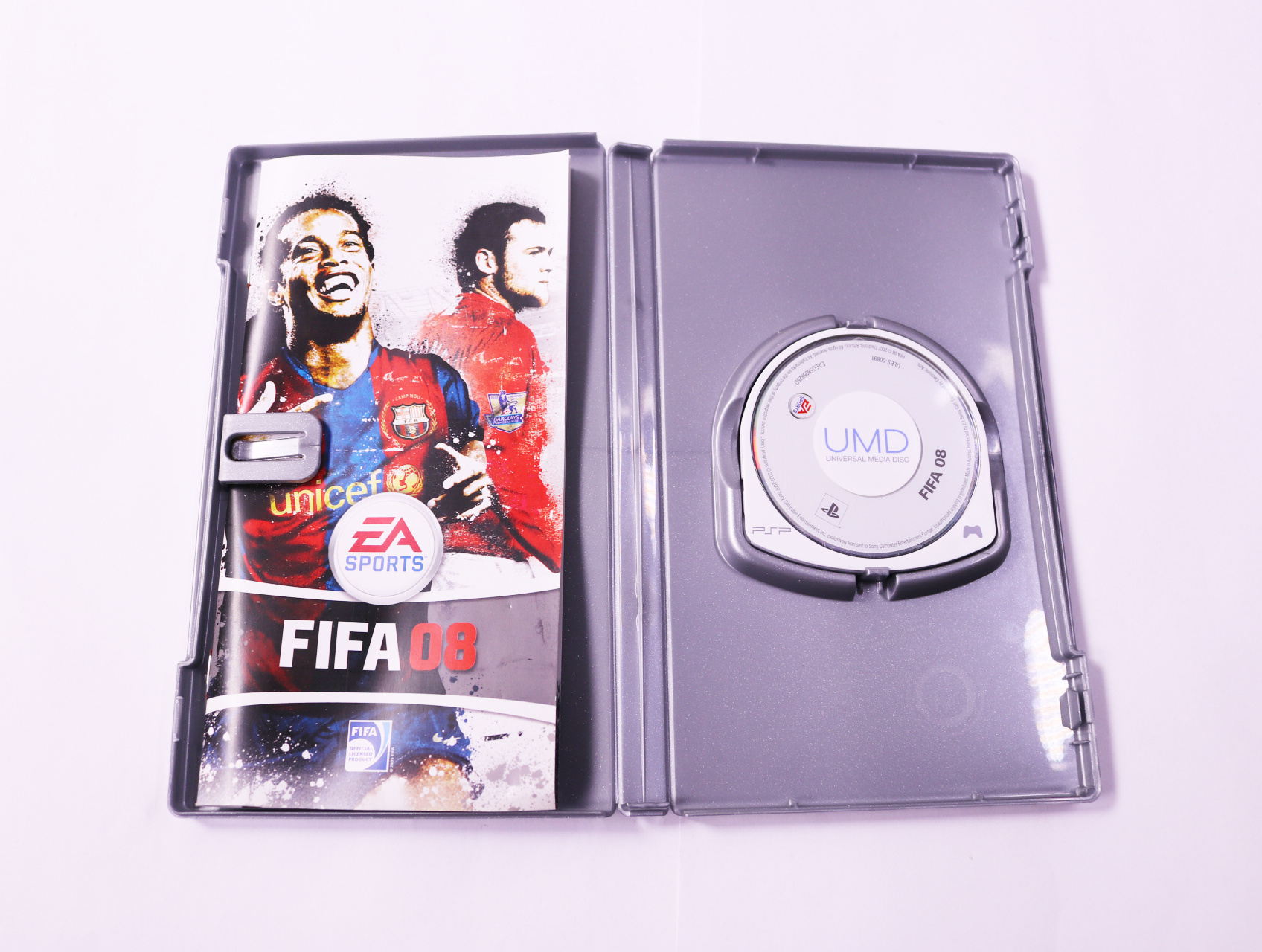 PSP - FIFA 08 [Platinum] - productfoto 2