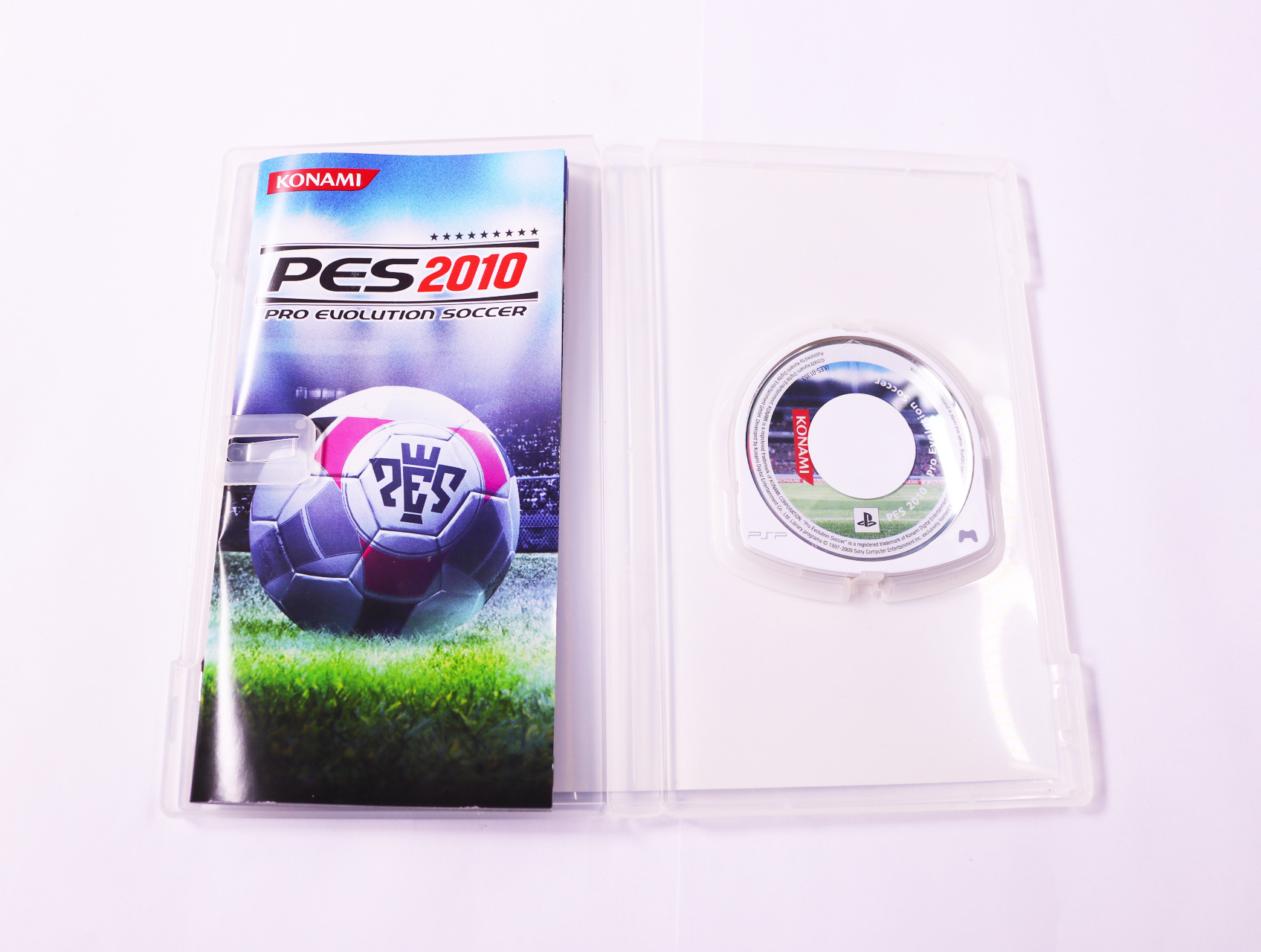 PSP - Pro Evolution Soccer 2010 [Platinum] - productfoto 2