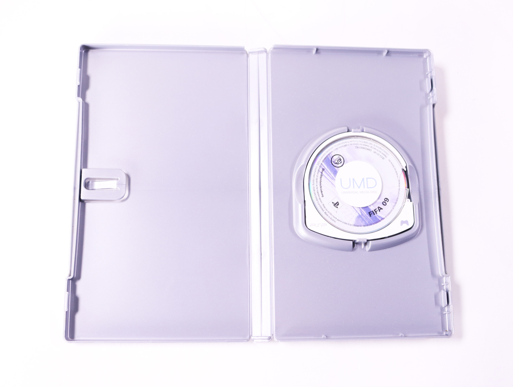 PSP - FIFA 09 [Platinum] [No Manual] - productfoto 3