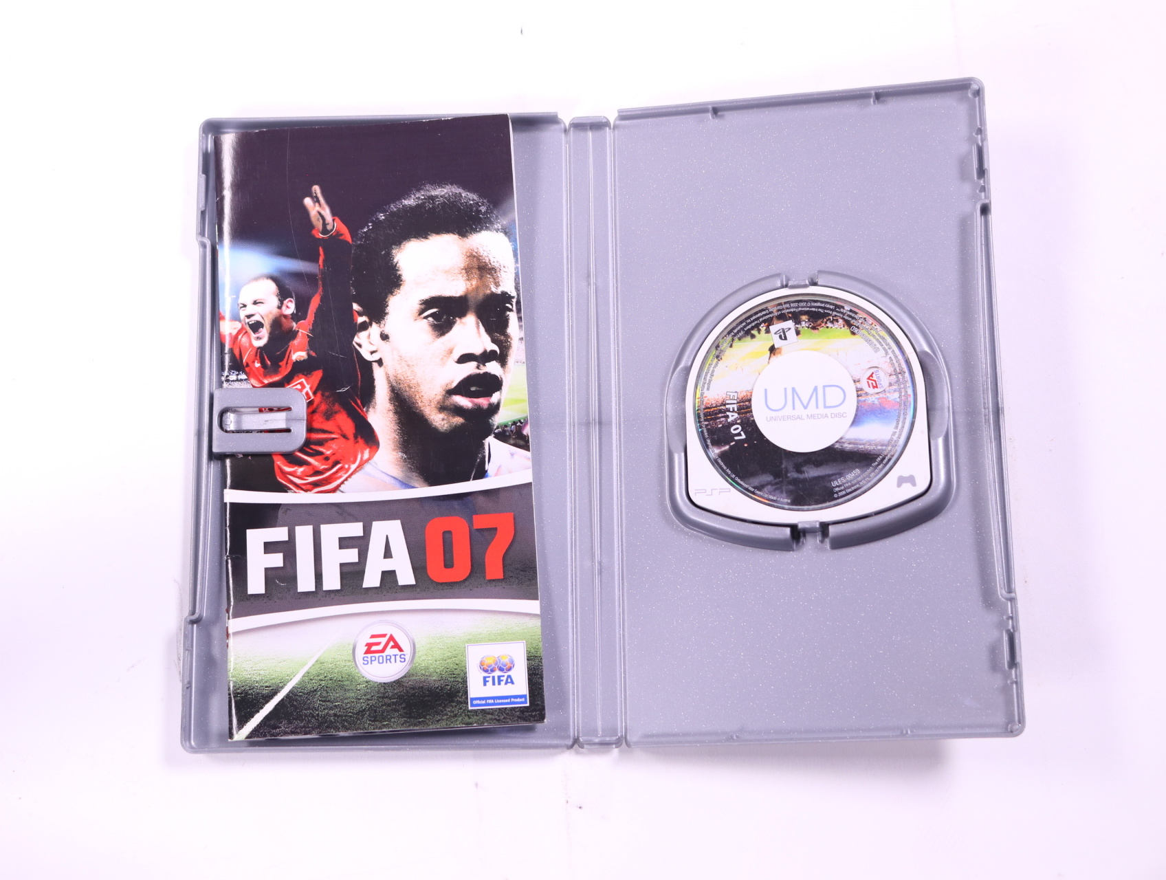 PSP - FIFA 07 [Platinum Hits] - productfoto 3