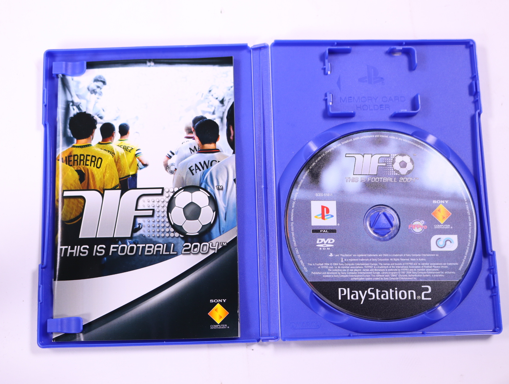 PlayStation 2 - This is Football 2004 - productfoto 3