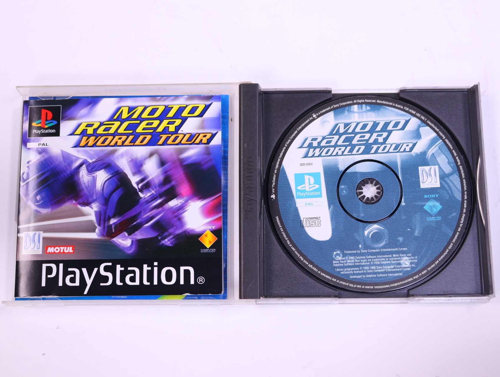 PlayStation 1 - Moto Racer World Tour - productfoto 3