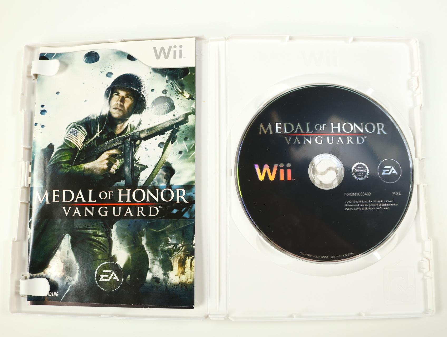 Wii - Medal of Honor: Vanguard - productfoto 3