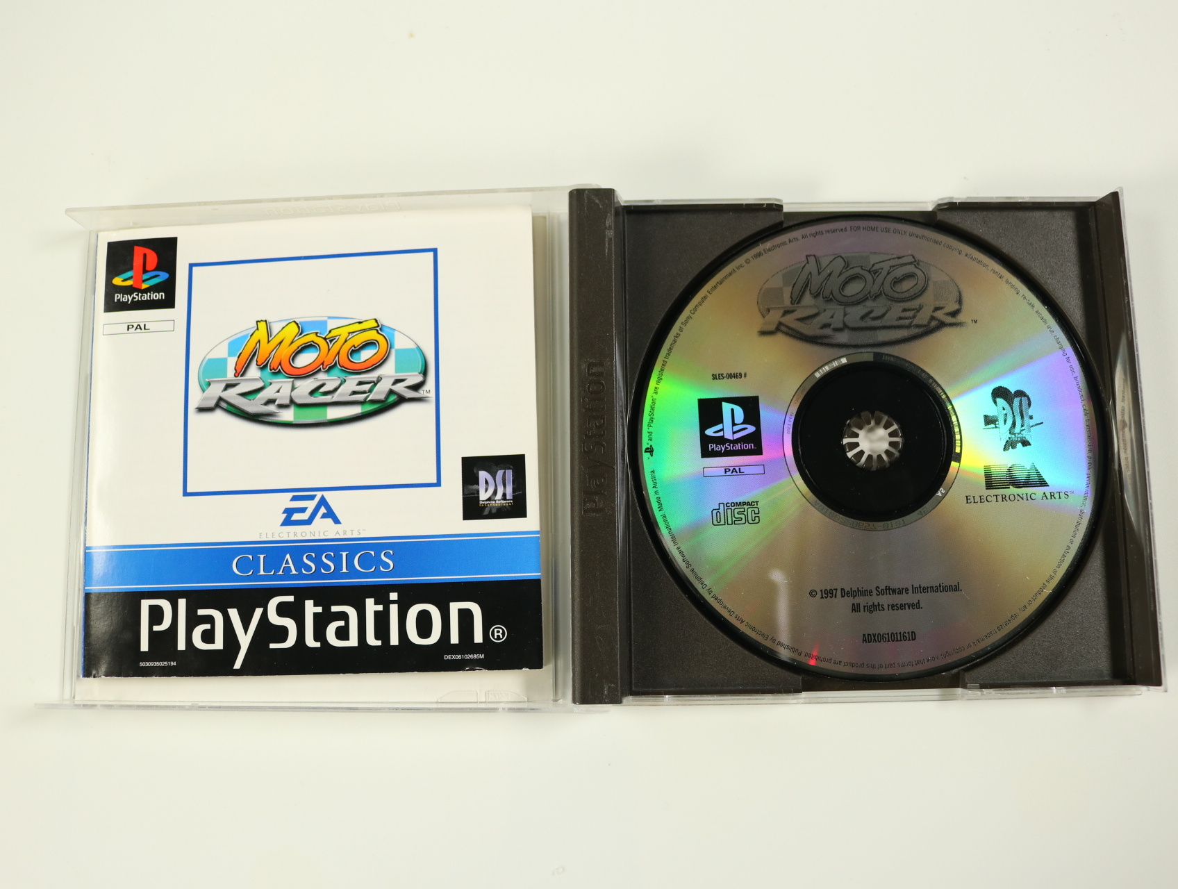 PlayStation 1 - Moto Racer [Classics] - productfoto 3