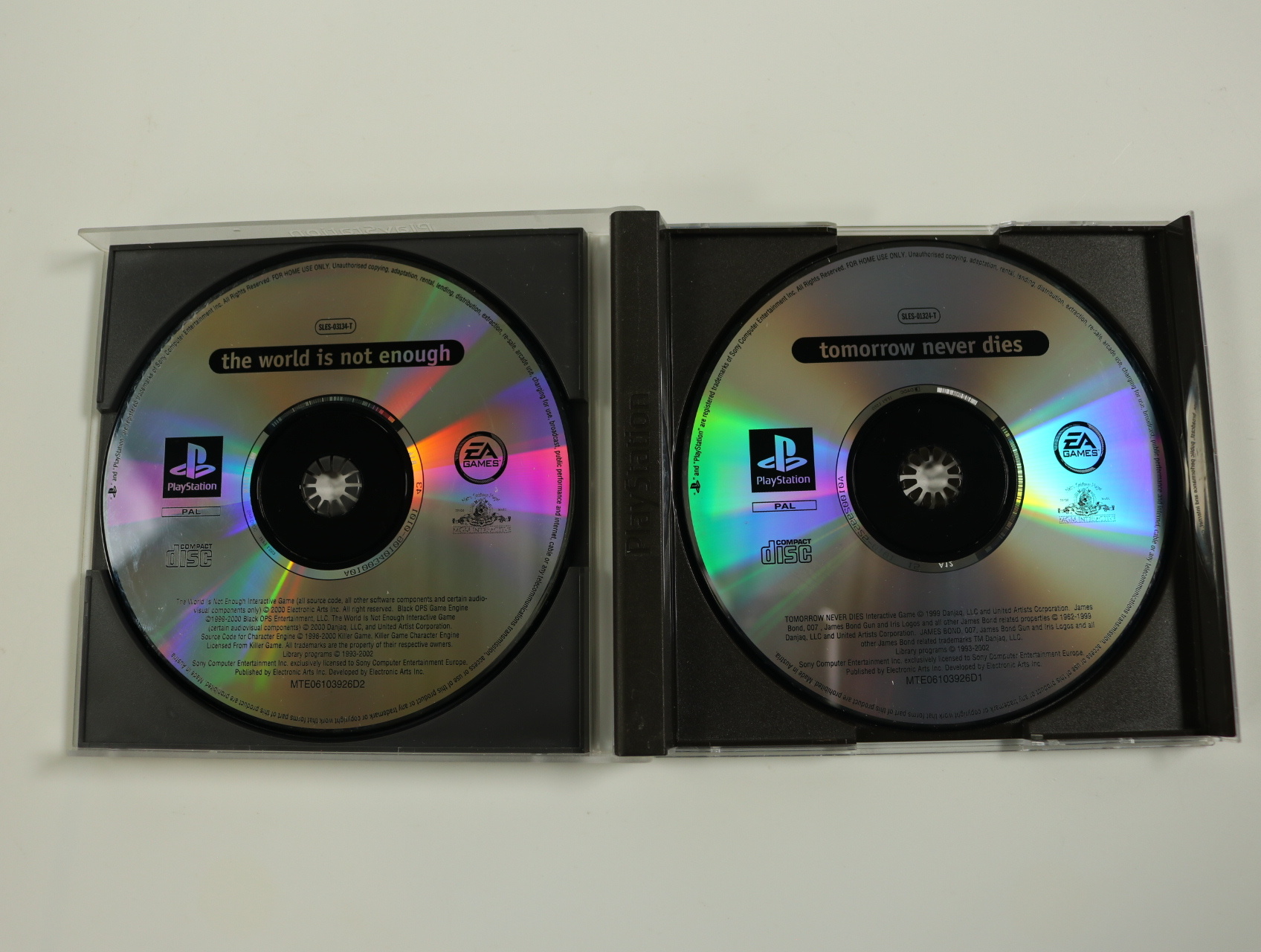 PlayStation 1 - 007: Tomorrow Never Dies & The World Is Not Enough - productfoto 4