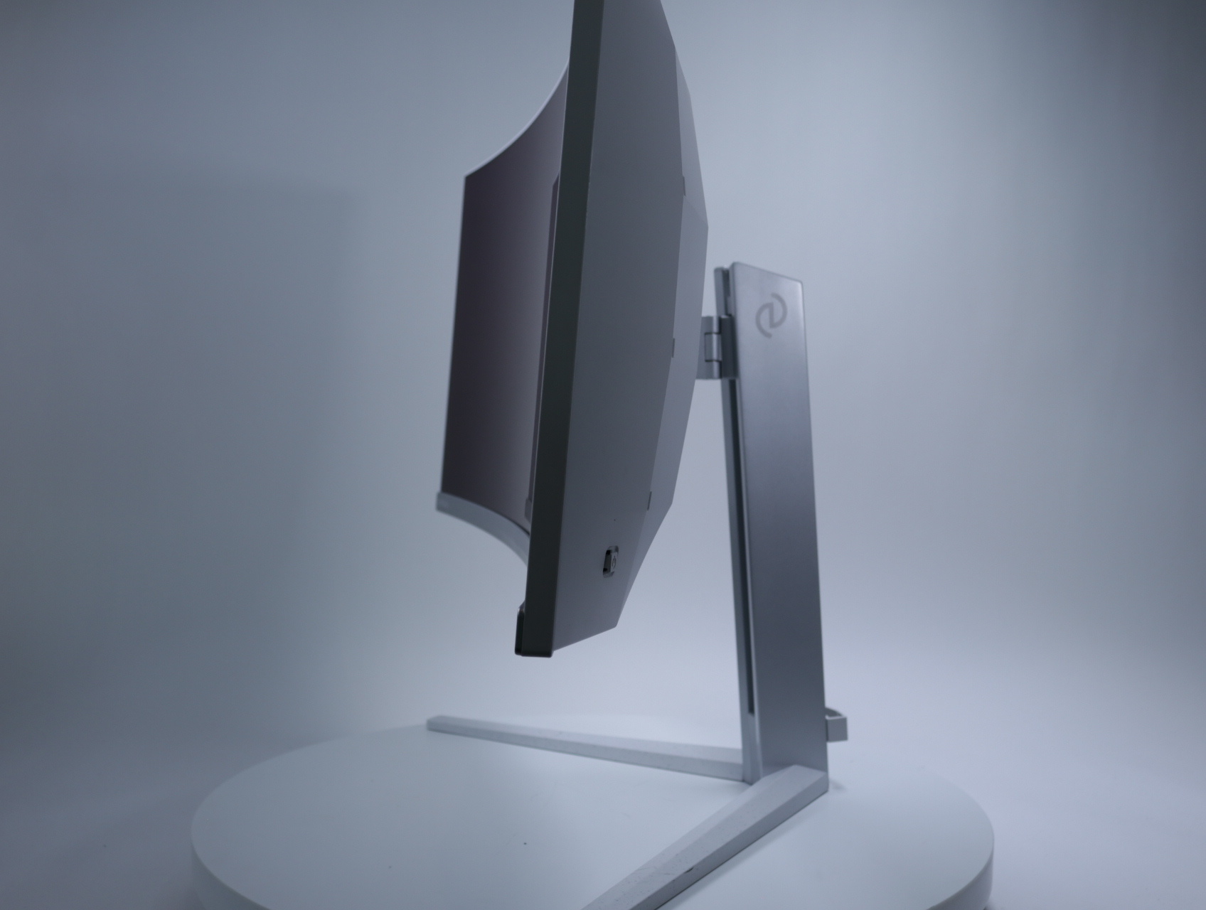 Evnia 34M2C8600 Wit | 34" | 3440x1440 | 175Hz | QD-OLED - productfoto 2