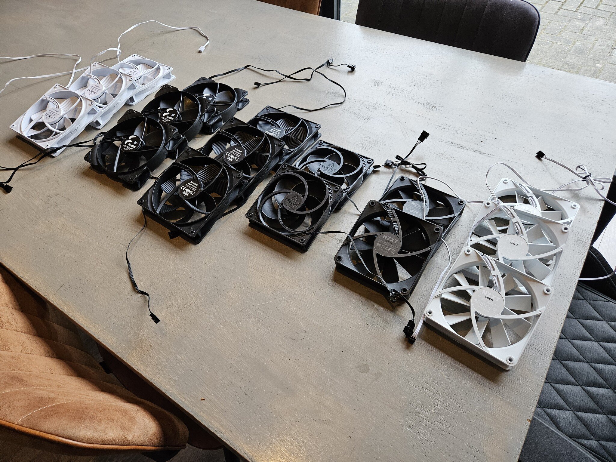 140mm ComputerFan (4 PIN) - Zwart - productfoto 2