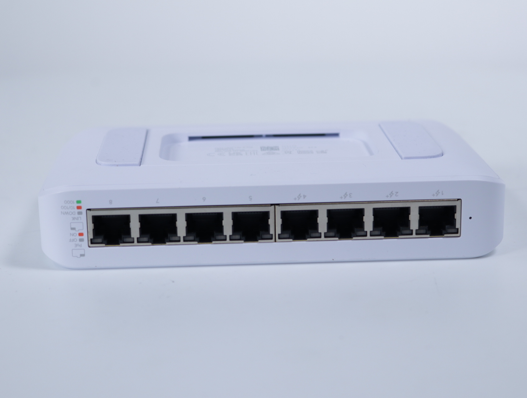 UniFi Switch Lite 8 PoE - productfoto 3